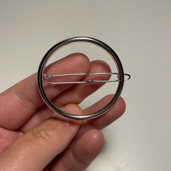 Silver Circle Hair Barrette - Picture 4 of 4
